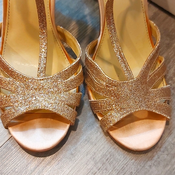 Betsey Johnson Glittery Gold Heels - Picture 2 of 9